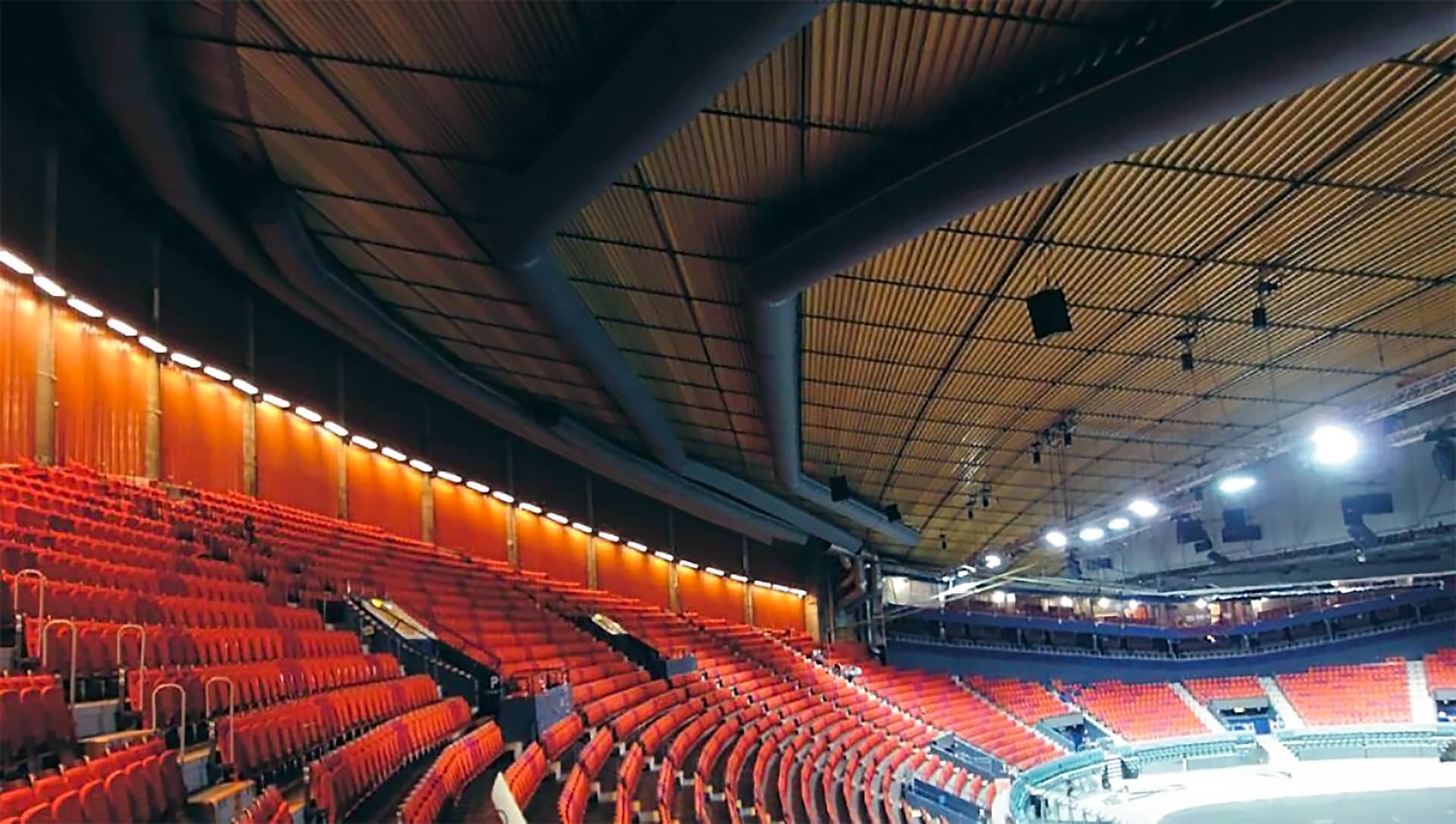 Bespoke fabric ducts in sports arena